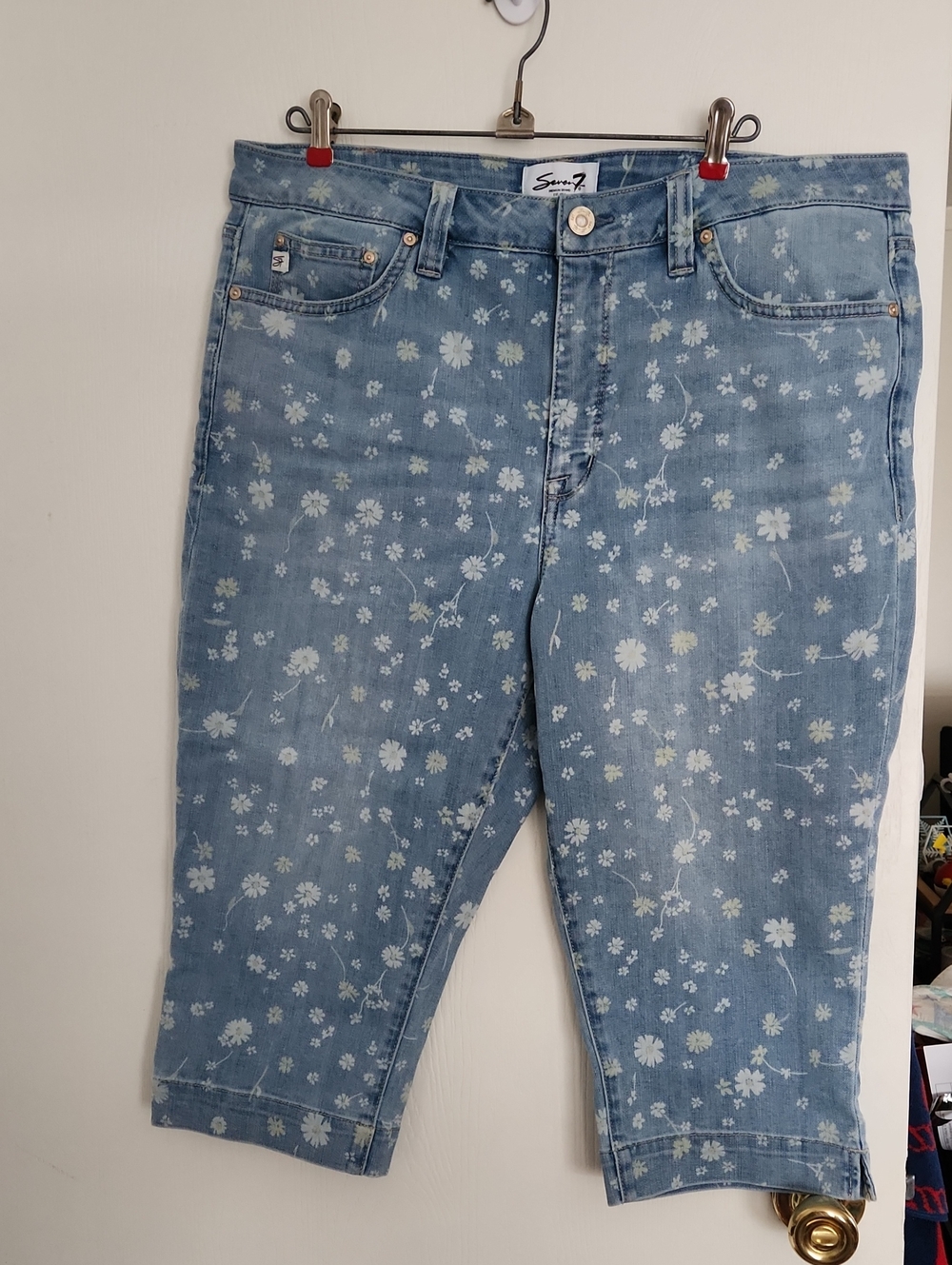 Seven7 Womens Floral Capris